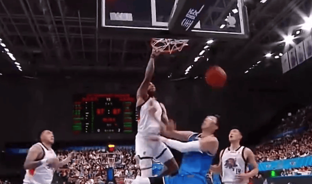 目送压哨绝杀!周琦暴怒!这样咋打NBA啊...